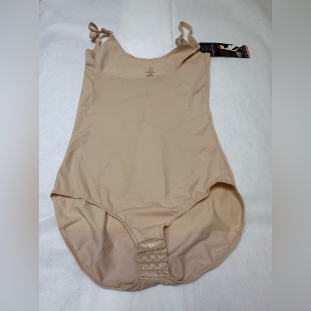 NWT: Body Beautiful Shaper Beige Shapewear Bodysuit♾️